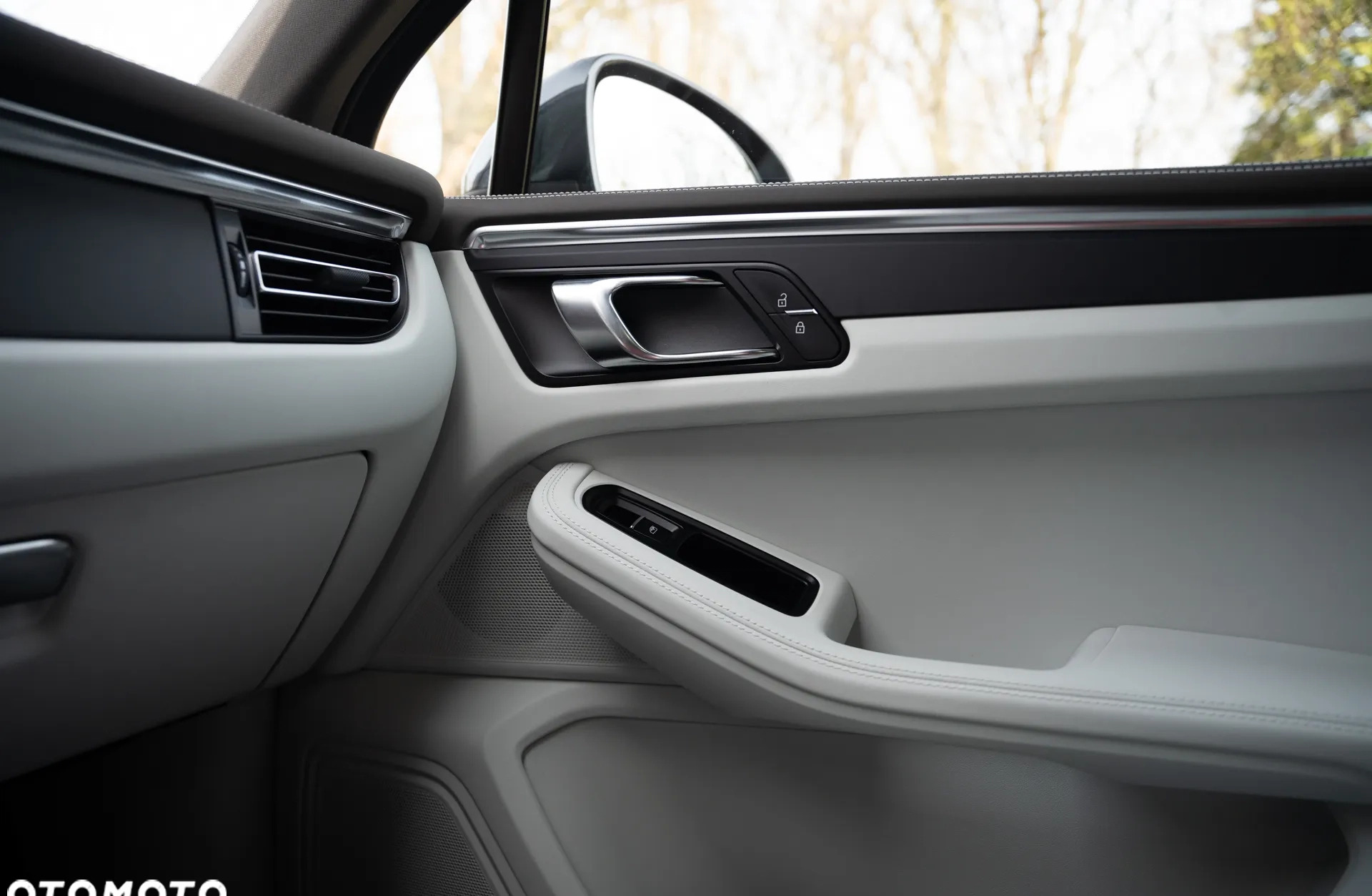 Porsche Macan cena 269900 przebieg: 11920, rok produkcji 2019 z Leśnica małe 154
